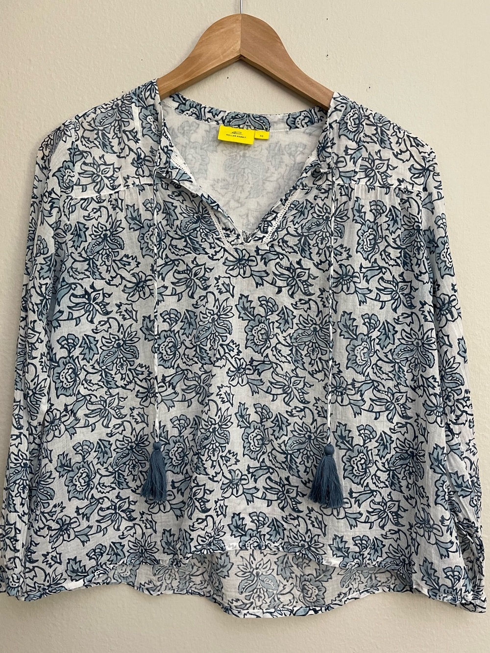 Roller Rabbit Blue Floral Tassel Peasant Boho Top XS Cottagecore Coastal - Picture 3 of 9